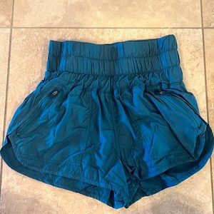 EUC Free People shorts green size xs